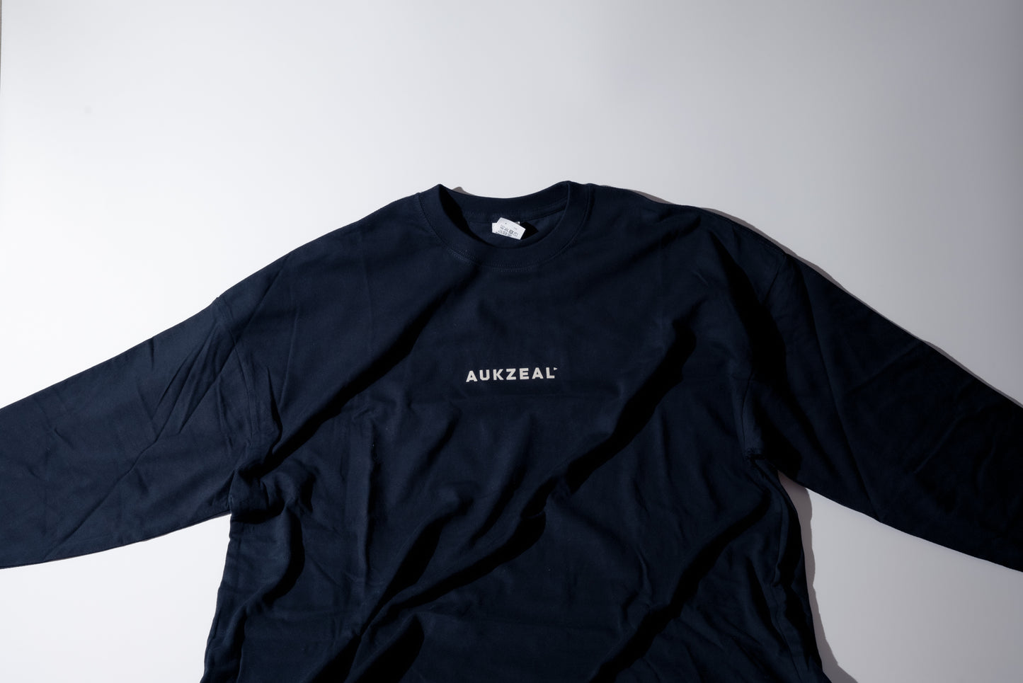 AUKZEAL Simple Logo Long Sleeve T-Shirt